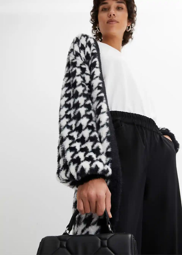 23122604
