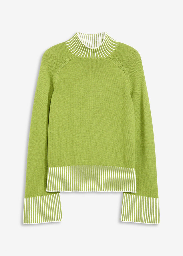 Pulover s pokončnim ovratnikom