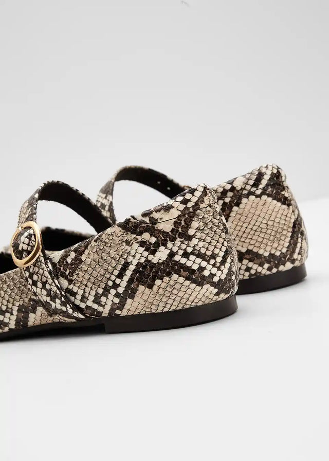 26010825