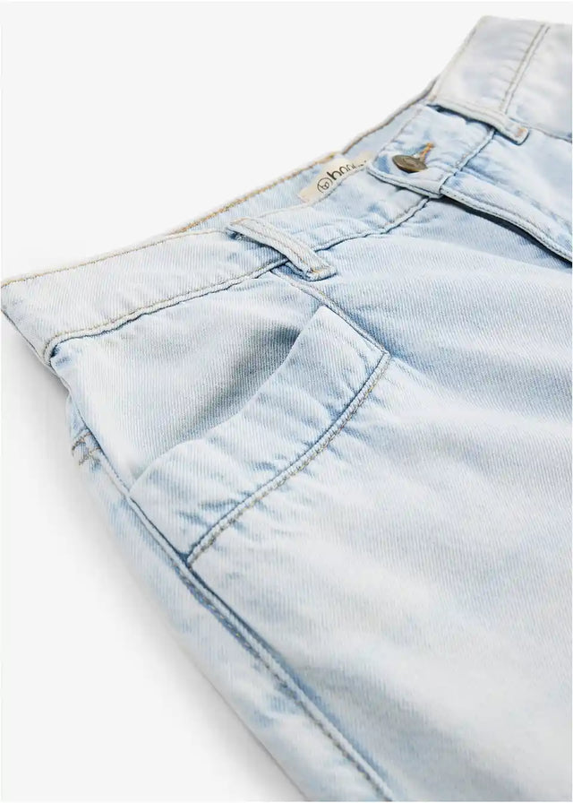 26021225