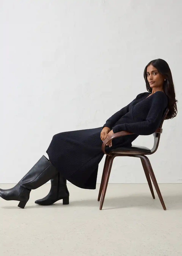 26100878