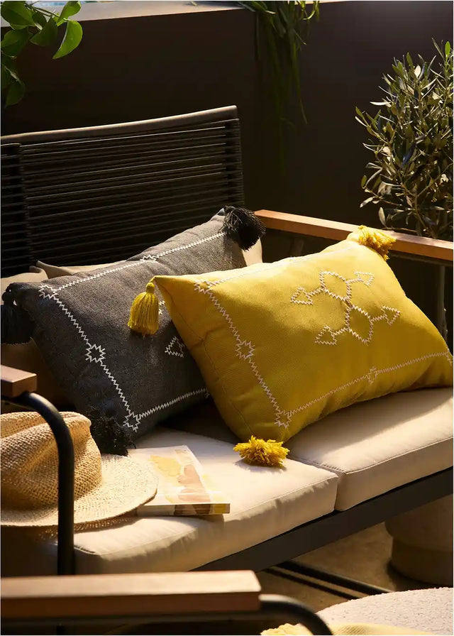 25001384