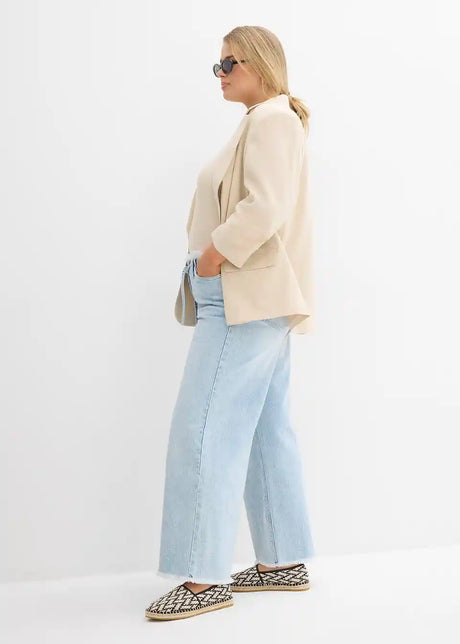 25057640
