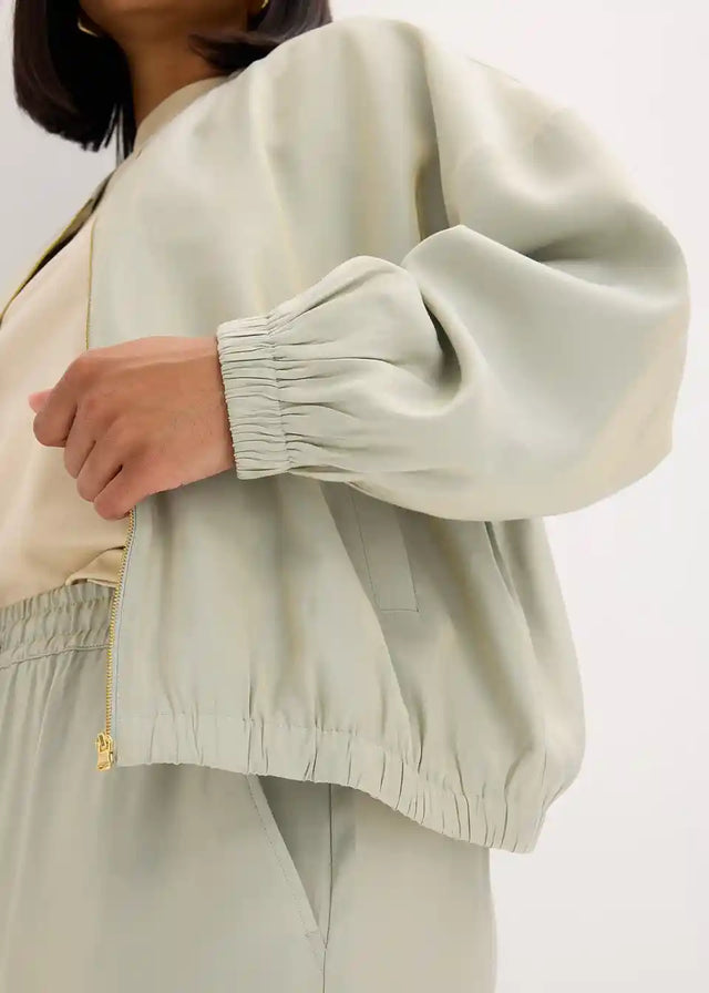 25093436