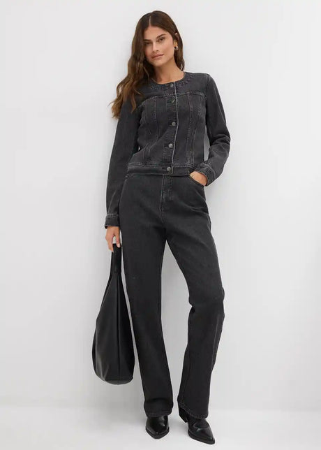 25131047