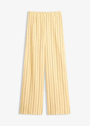 26040897